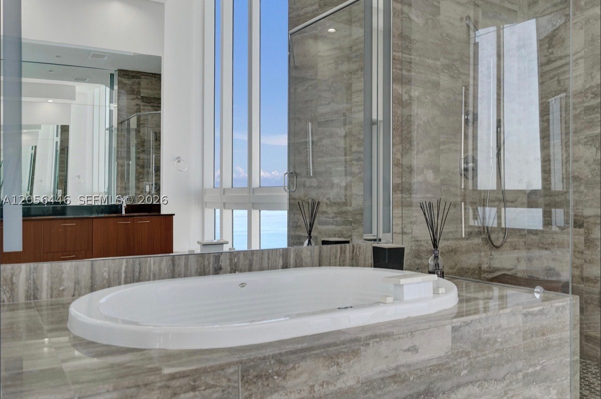 15901 Collins Ave #4301, Sunny Isles Beach FL 33160