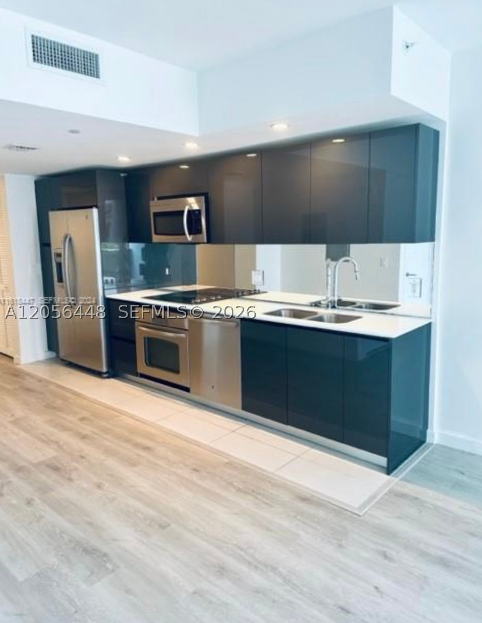 31 SE 6th St #1503, Miami FL 33131