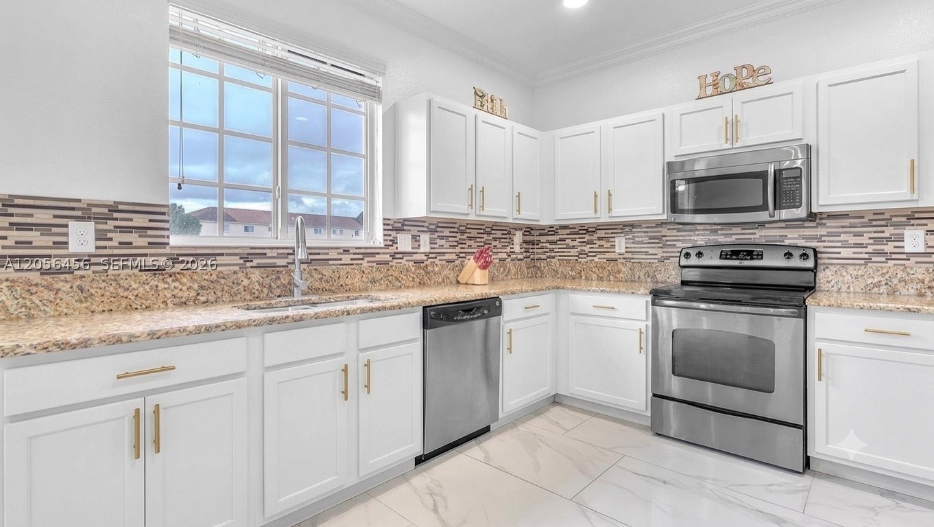 3247 NW 31st Ter, Oakland Park FL 33309