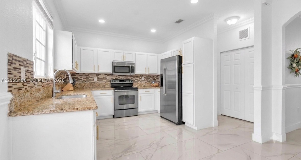 3247 NW 31st Ter, Oakland Park FL 33309