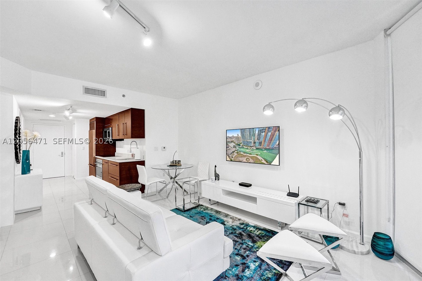 475 Brickell Ave #2708, Miami FL 33131