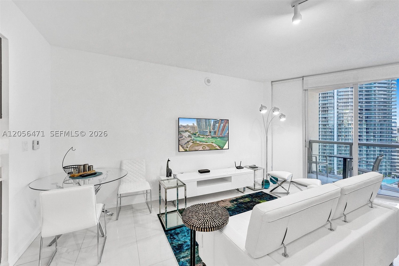 475 Brickell Ave #2708, Miami FL 33131