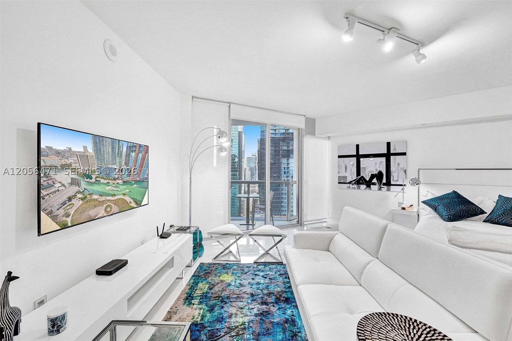 475 Brickell Ave #2708, Miami FL 33131