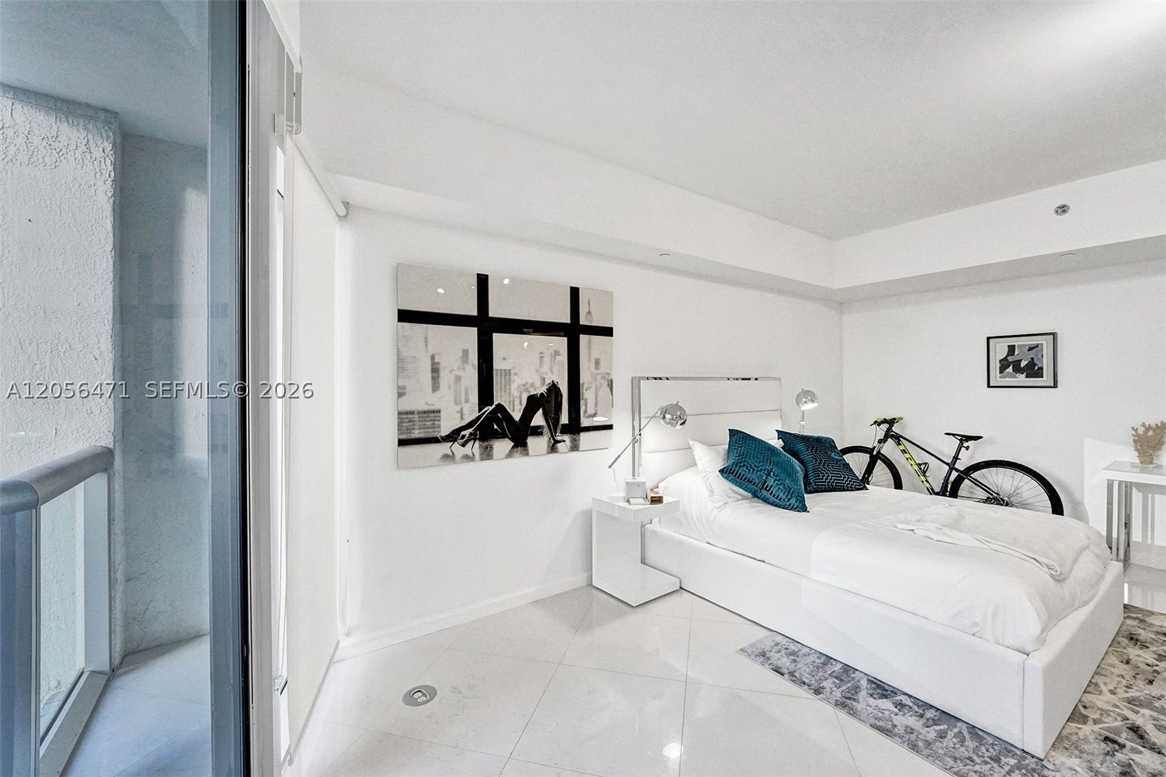 475 Brickell Ave #2708, Miami FL 33131