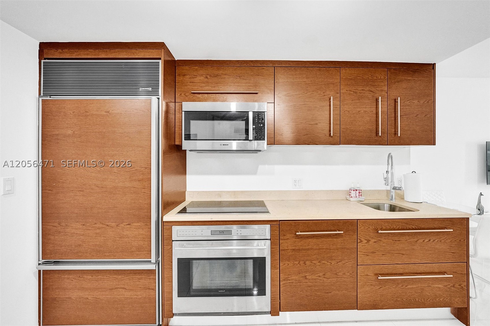 475 Brickell Ave #2708, Miami FL 33131
