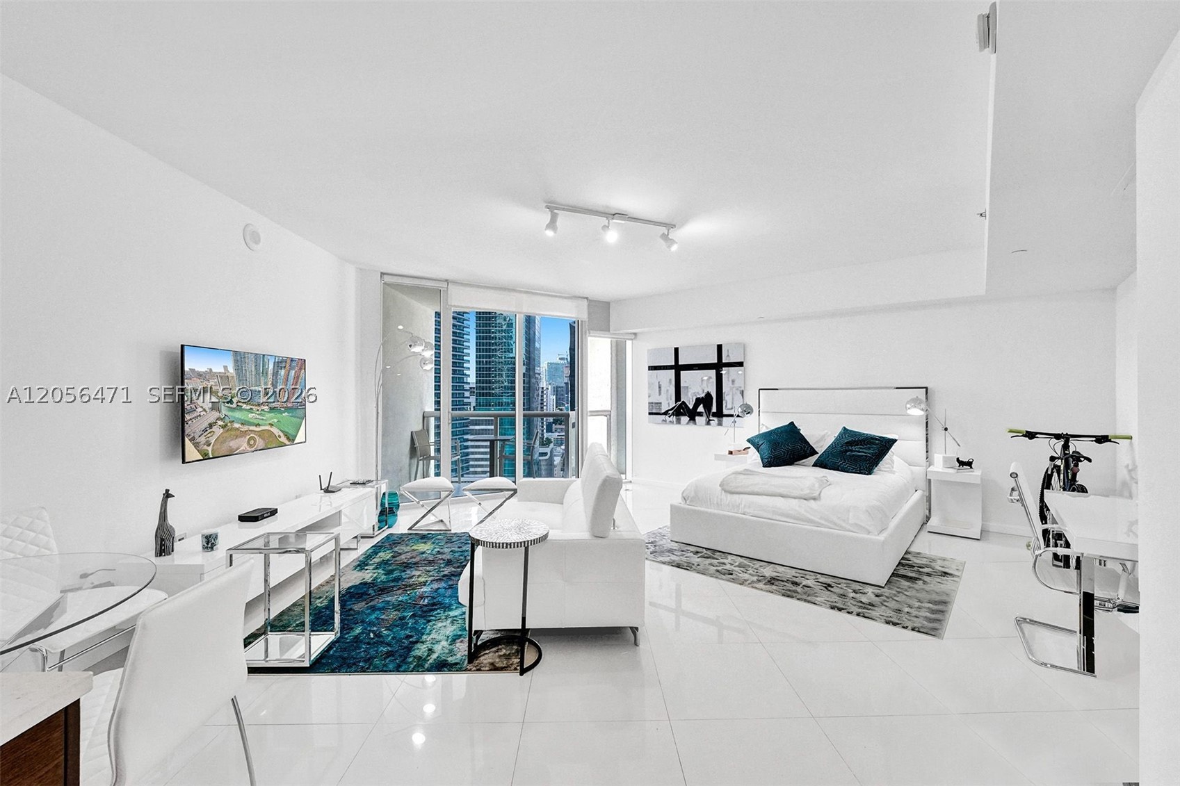 475 Brickell Ave #2708, Miami FL 33131