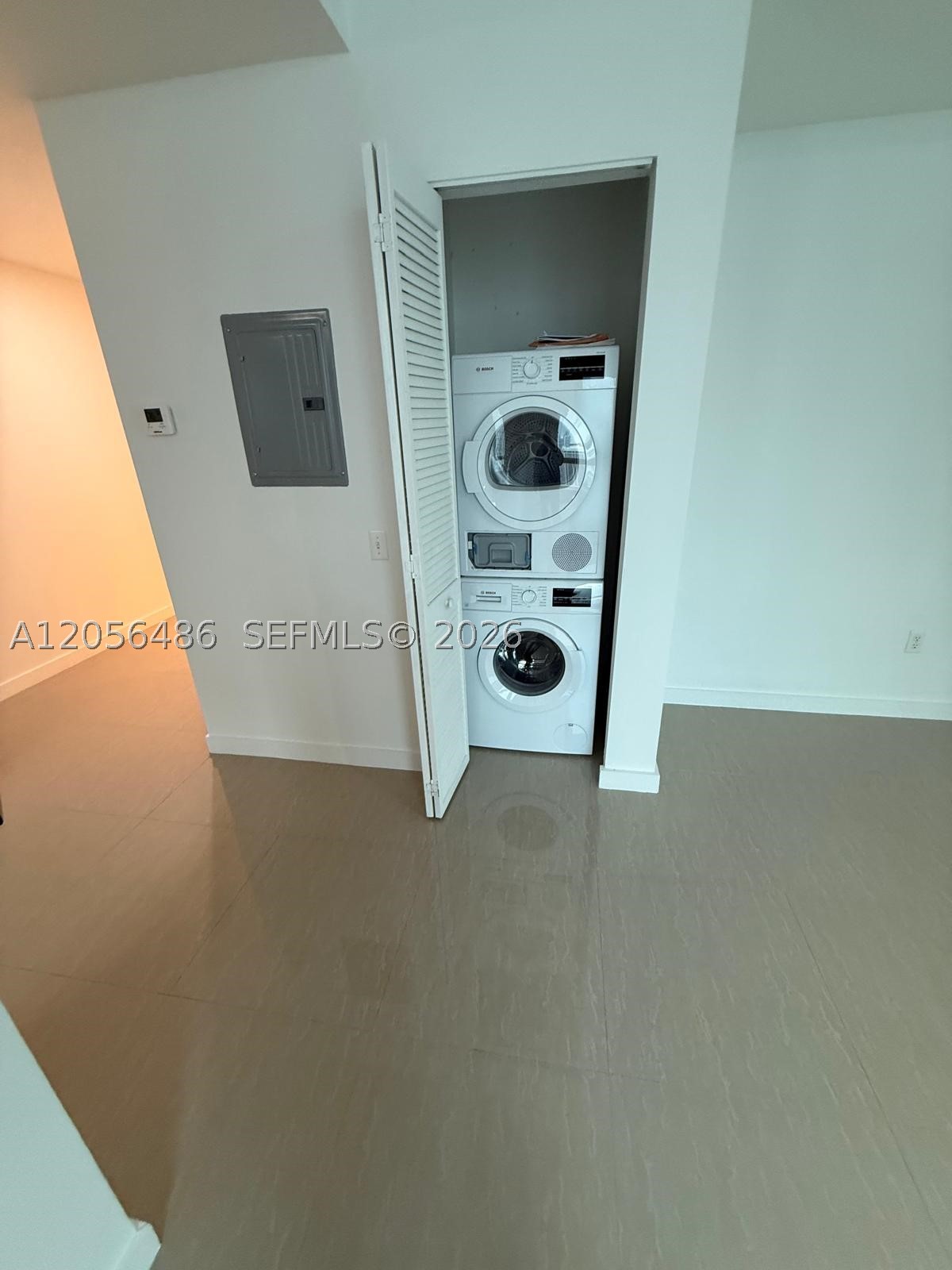 300 S Biscayne Blvd #T-3301, Miami FL 33131