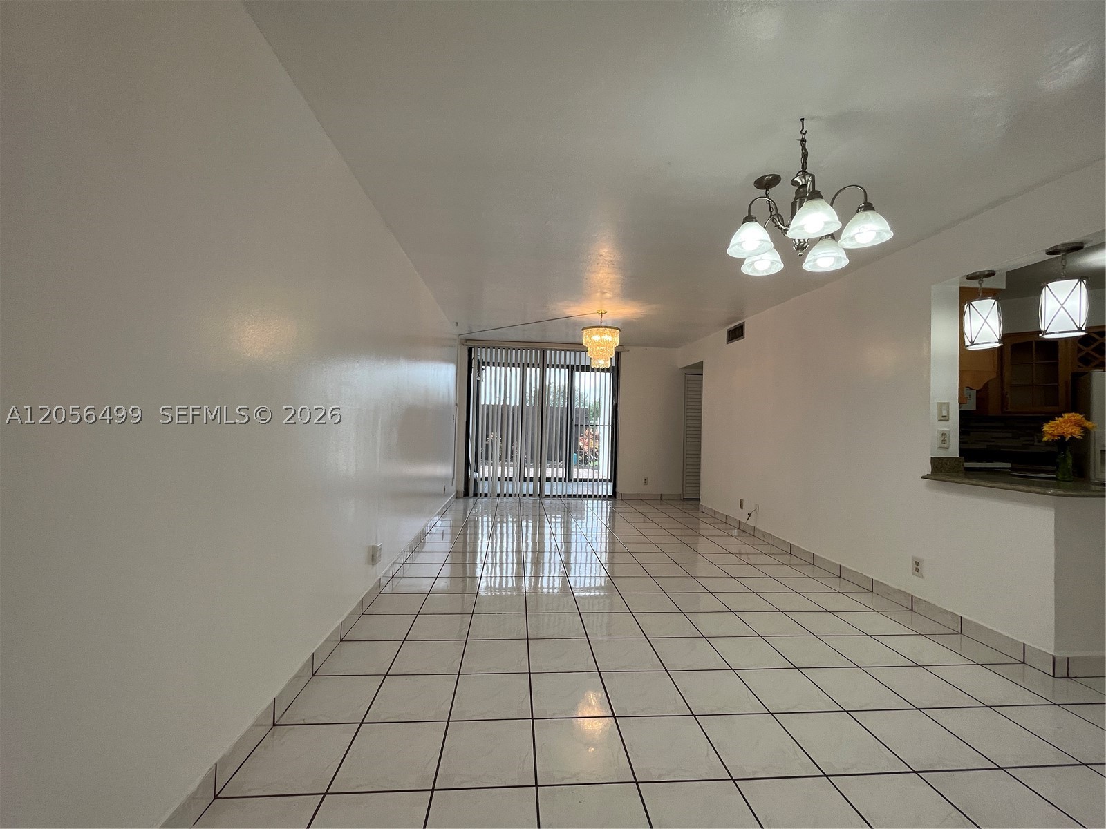 215 Lake Pointe Dr #104, Oakland Park FL 33309