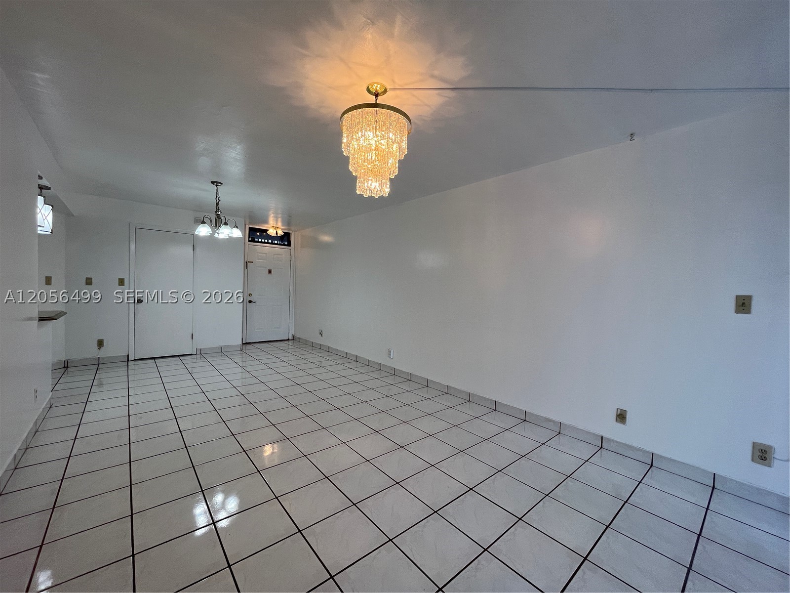 215 Lake Pointe Dr #104, Oakland Park FL 33309