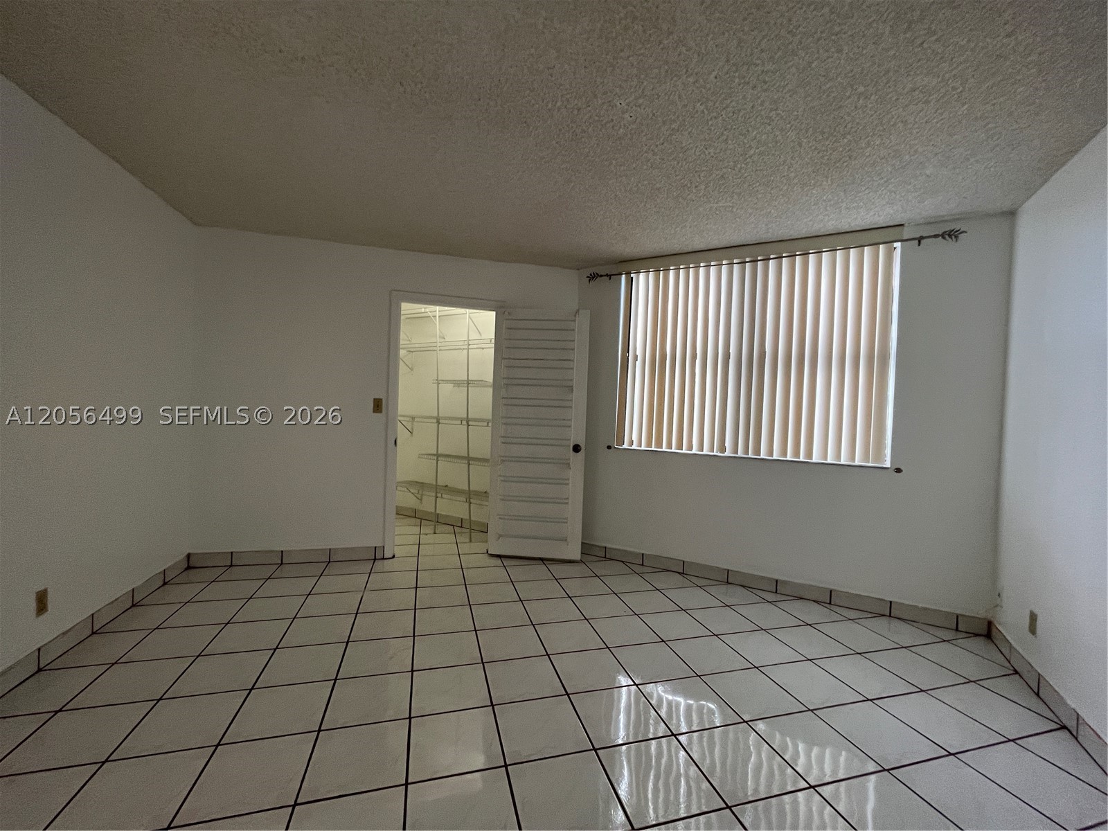 215 Lake Pointe Dr #104, Oakland Park FL 33309