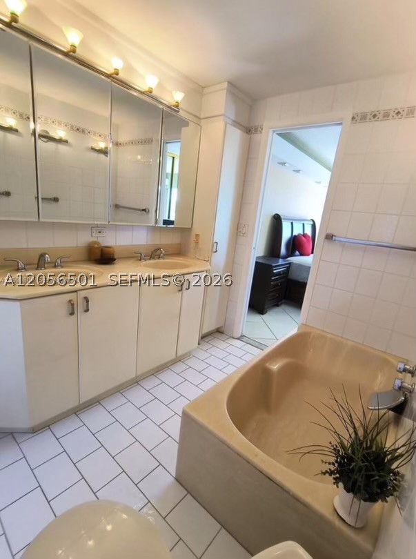 3545 NE 167th St #408, North Miami Beach FL 33160