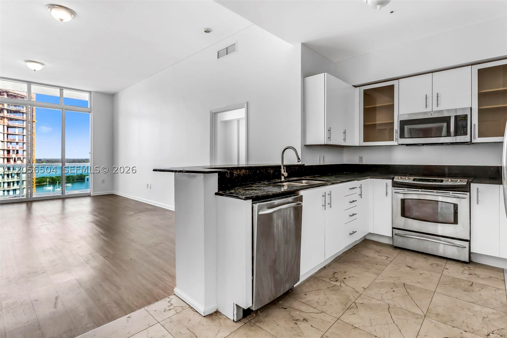 7900 Harbor Island Dr #PH19, North Bay Village FL 33141