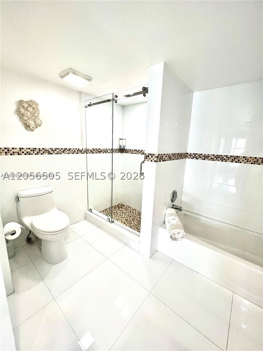 200 Golden Isles Dr #206, Hallandale Beach FL 33009
