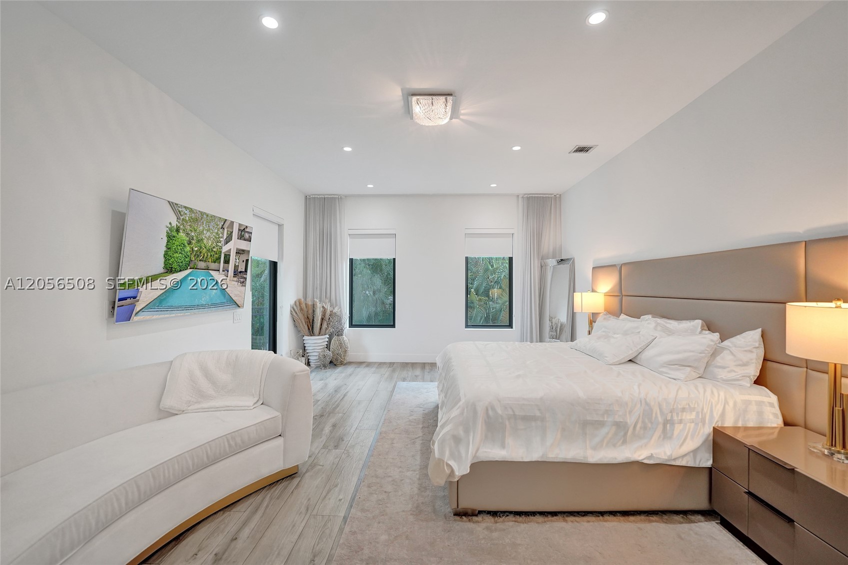 5742 E Brookfield Cir E, Hollywood FL 33312