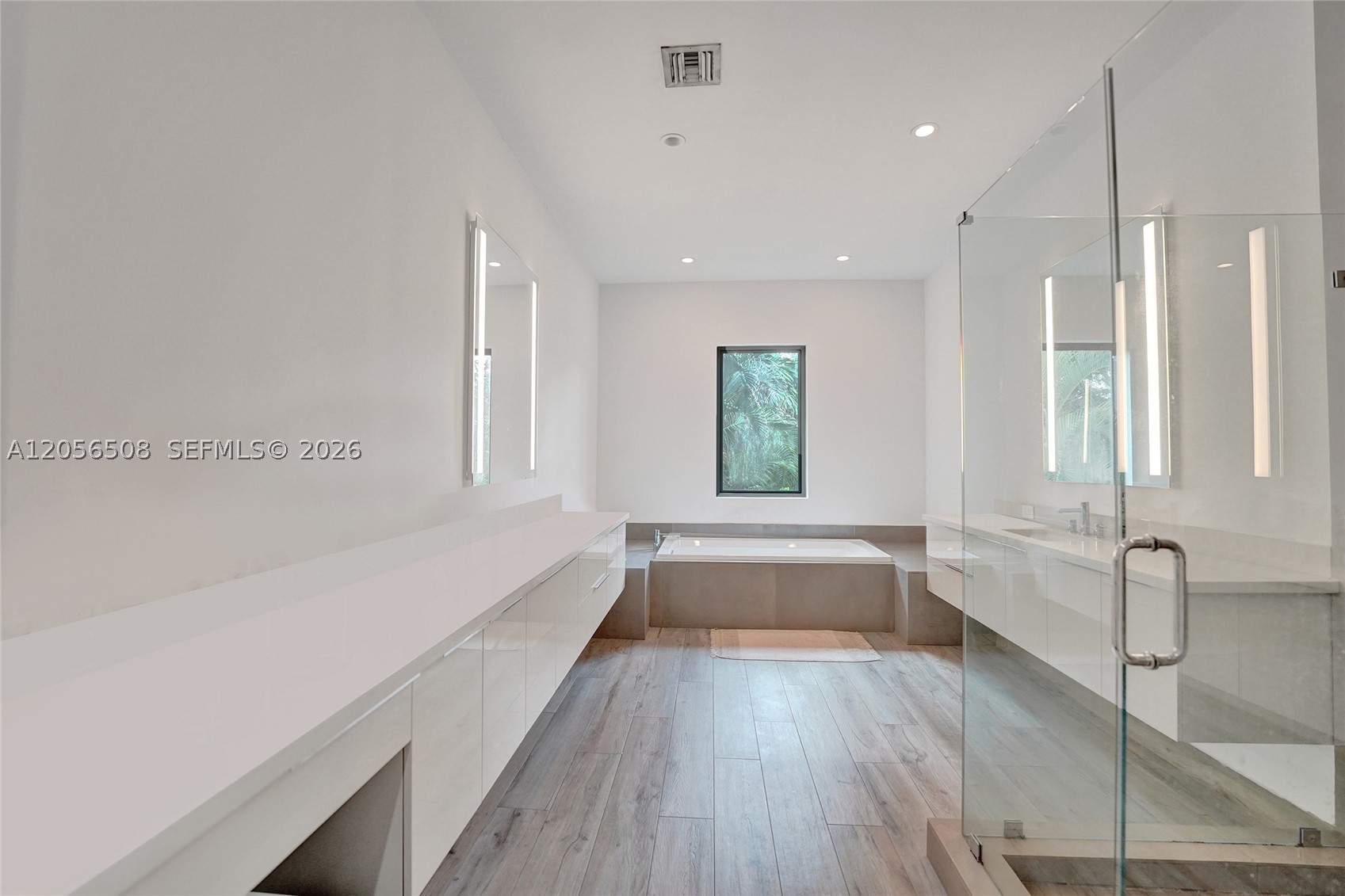 5742 E Brookfield Cir E, Hollywood FL 33312