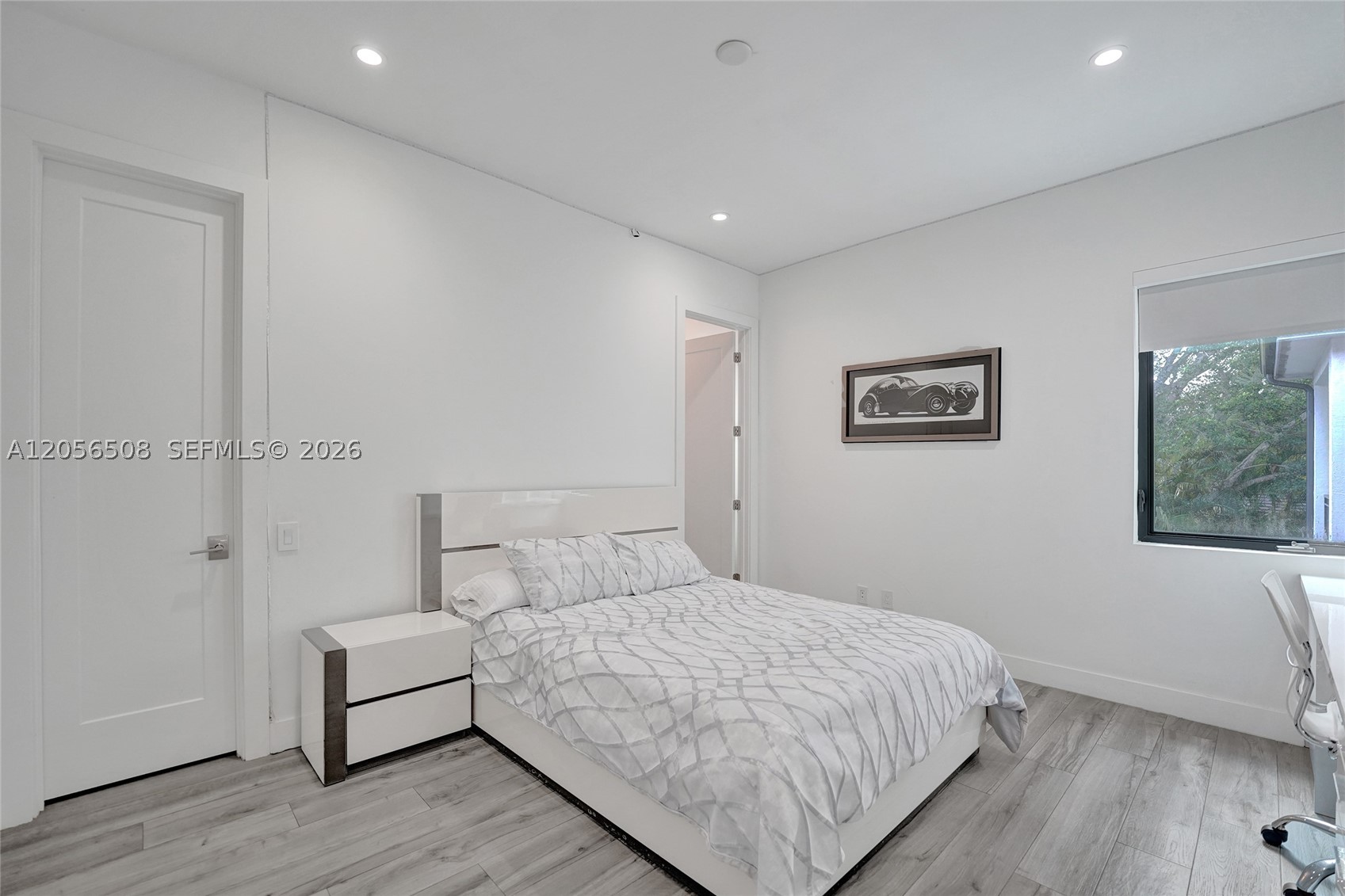 5742 E Brookfield Cir E, Hollywood FL 33312
