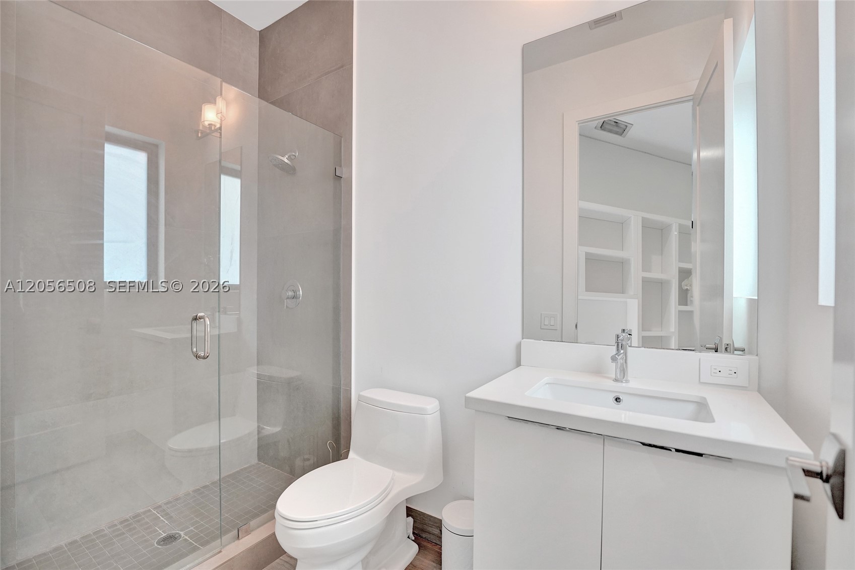 5742 E Brookfield Cir E, Hollywood FL 33312