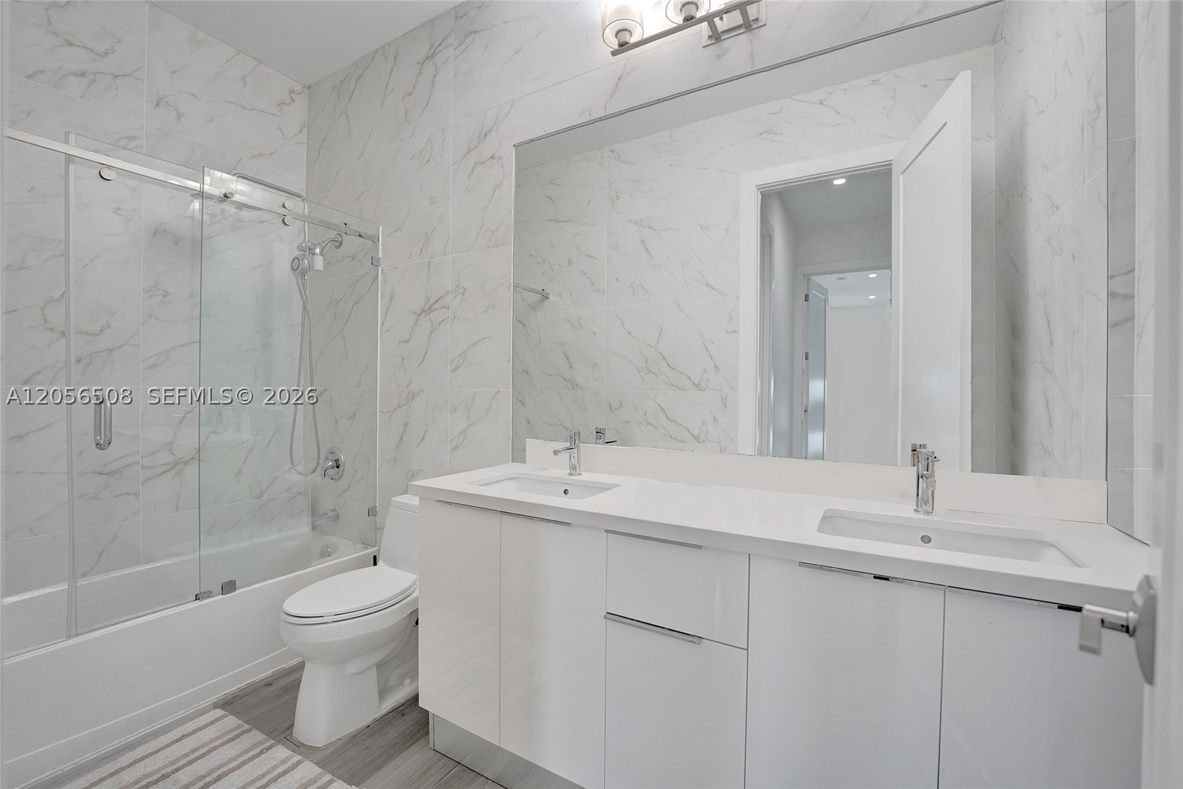 5742 E Brookfield Cir E, Hollywood FL 33312