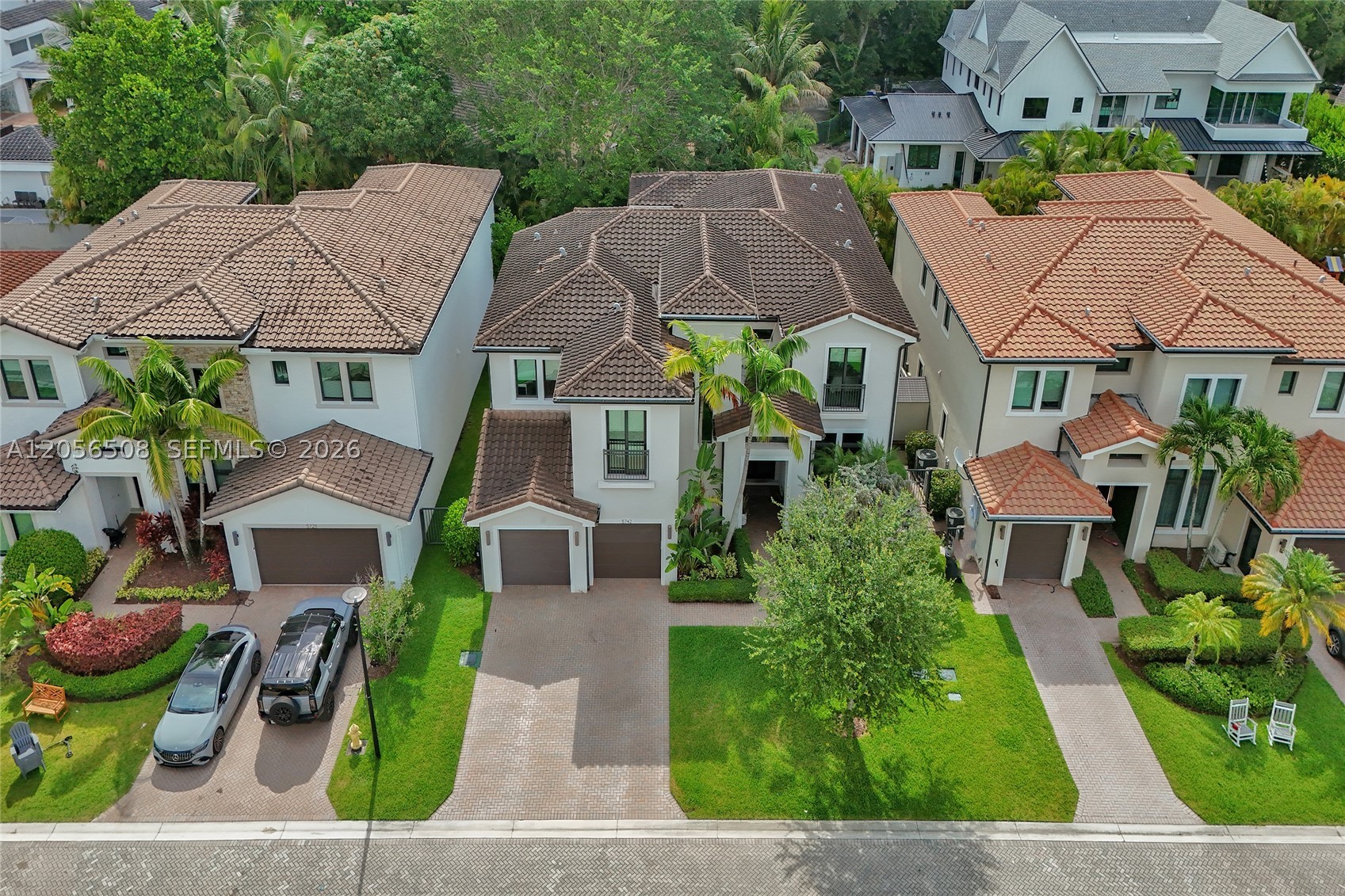 5742 E Brookfield Cir E, Hollywood FL 33312
