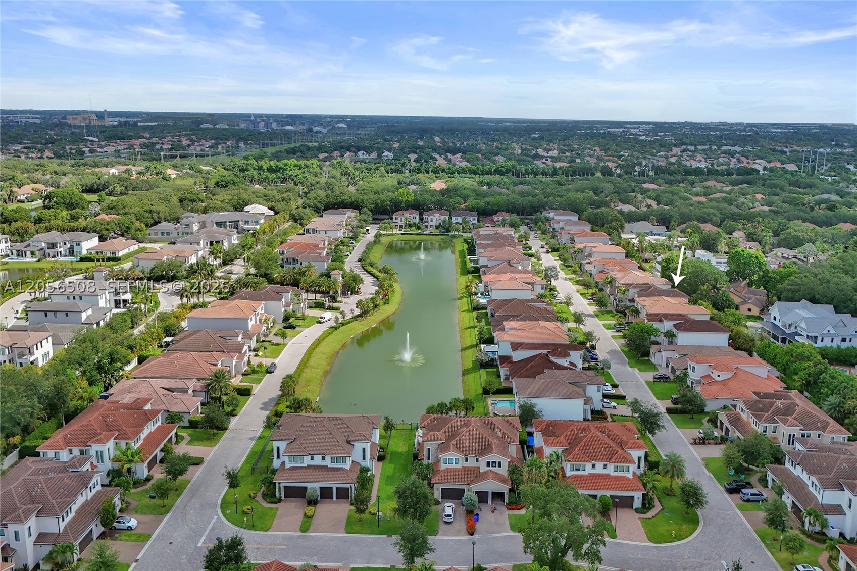 5742 E Brookfield Cir E, Hollywood FL 33312