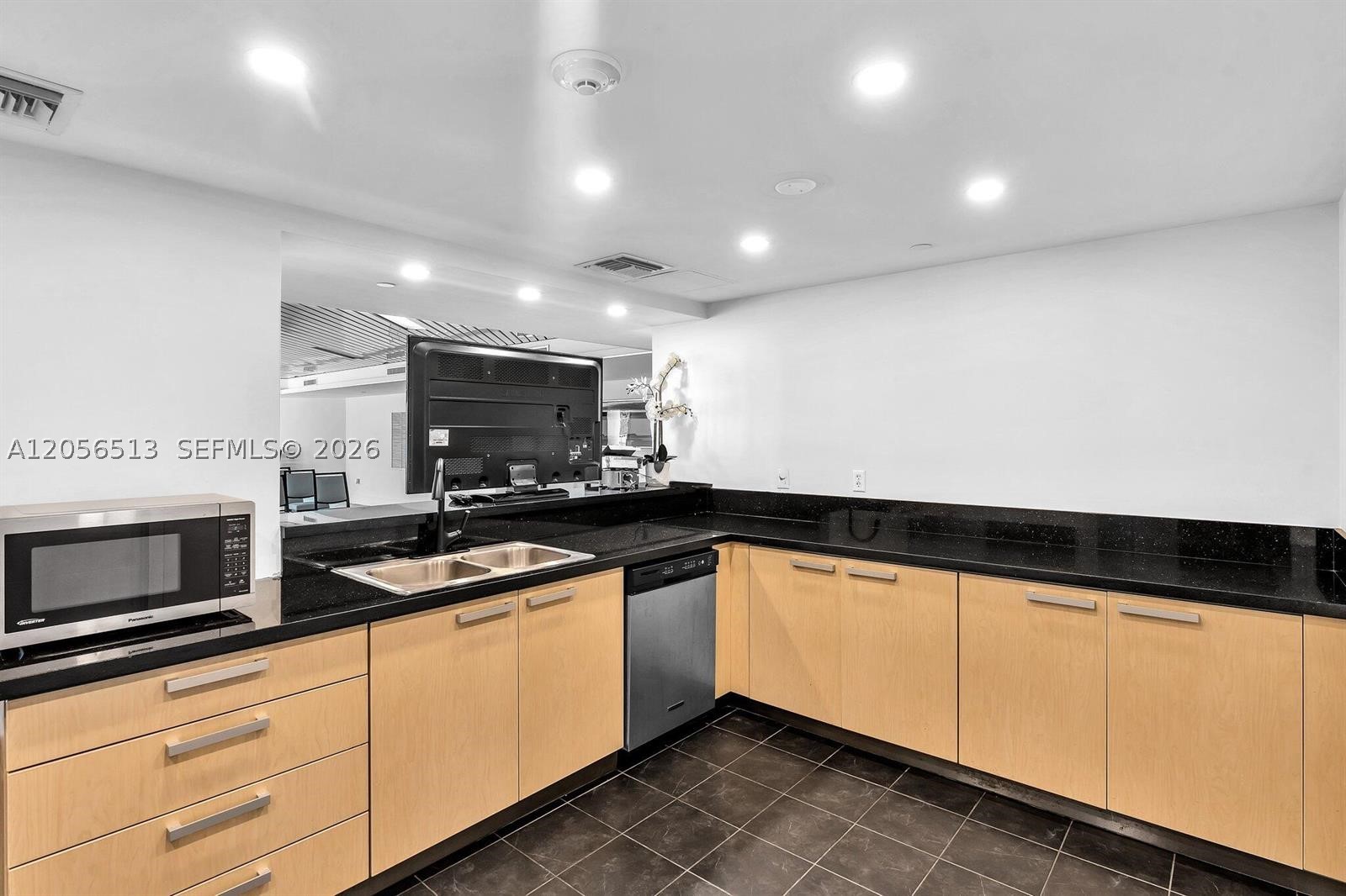 3131 NE 188th St #1-301, Aventura FL 33180