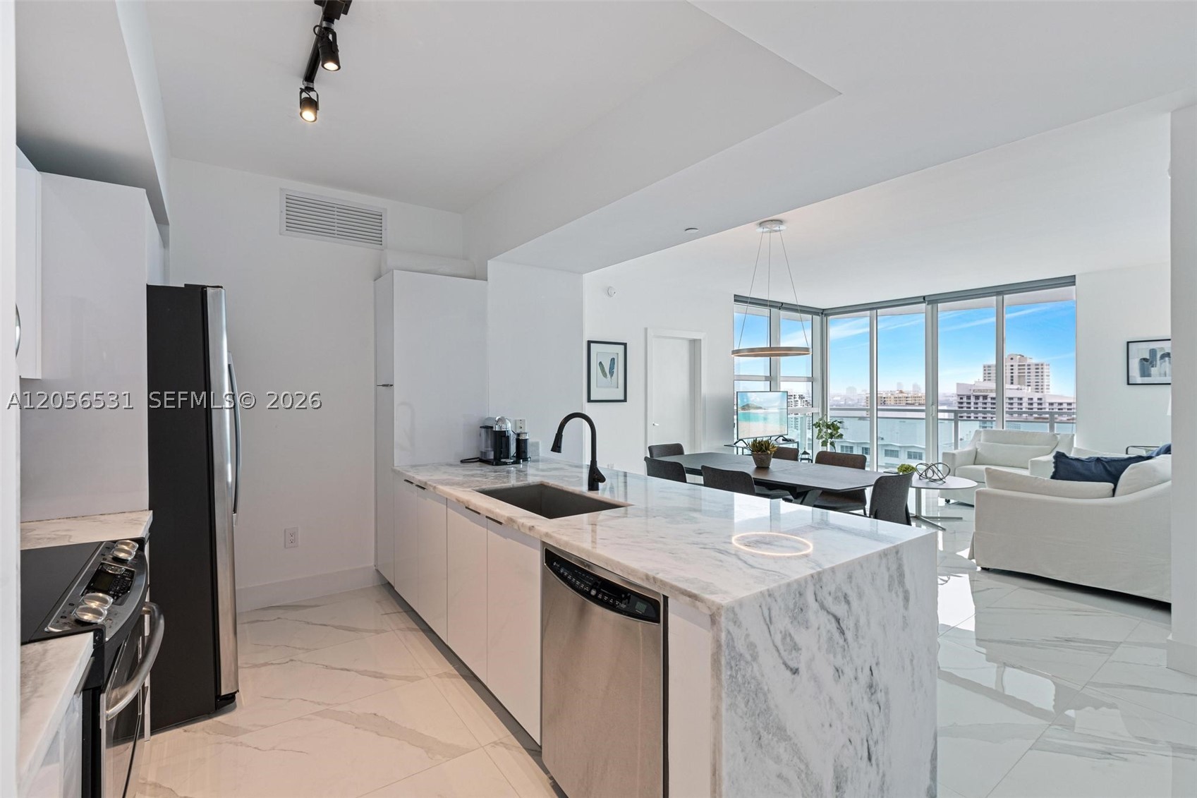 950 Brickell Bay Dr #2210, Miami FL 33131