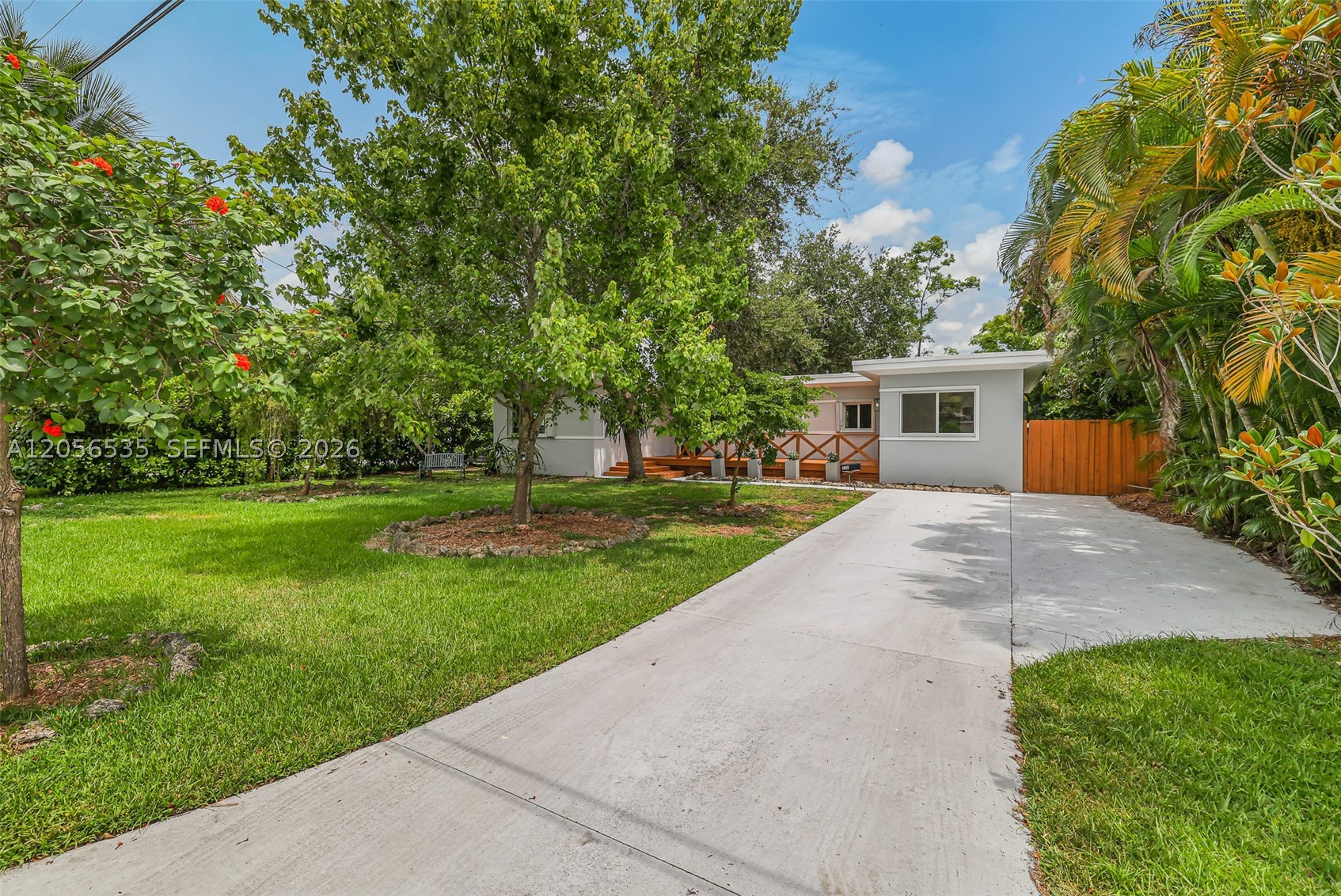 1012 NE 116th St, Biscayne Park FL 33161