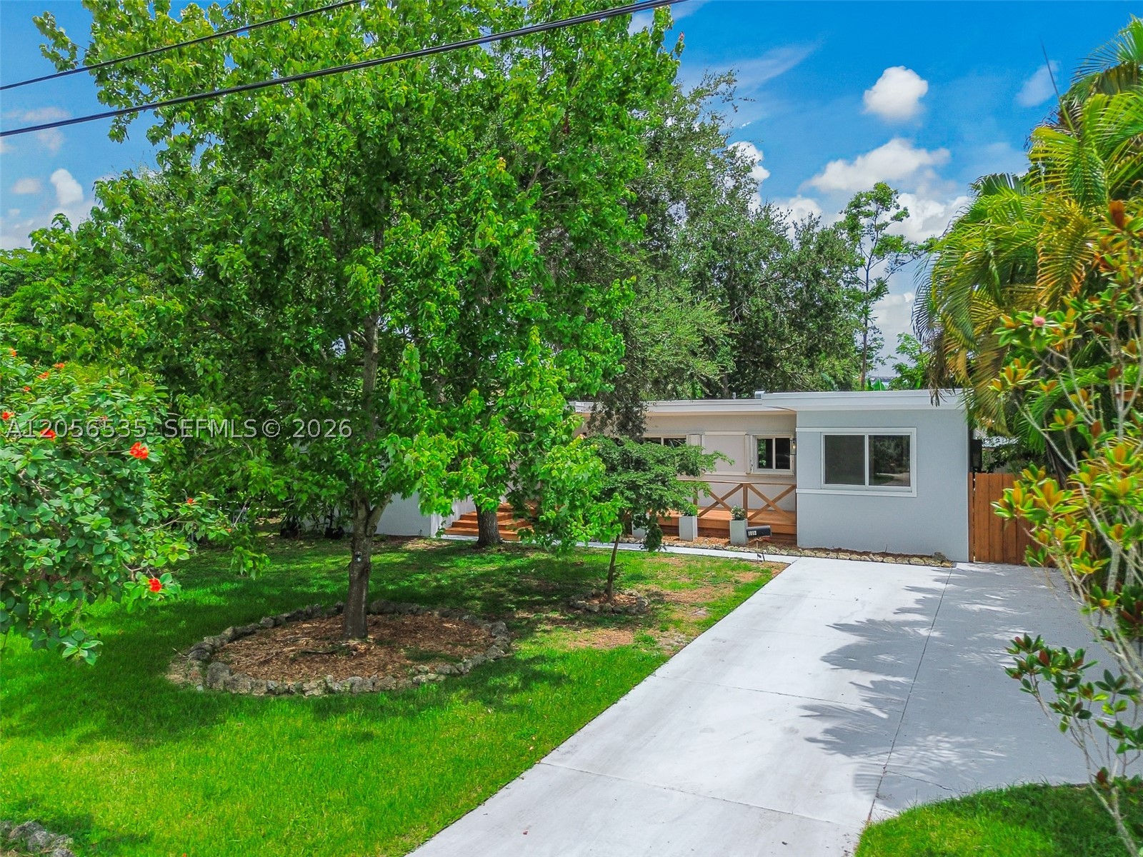 1012 NE 116th St, Biscayne Park FL 33161