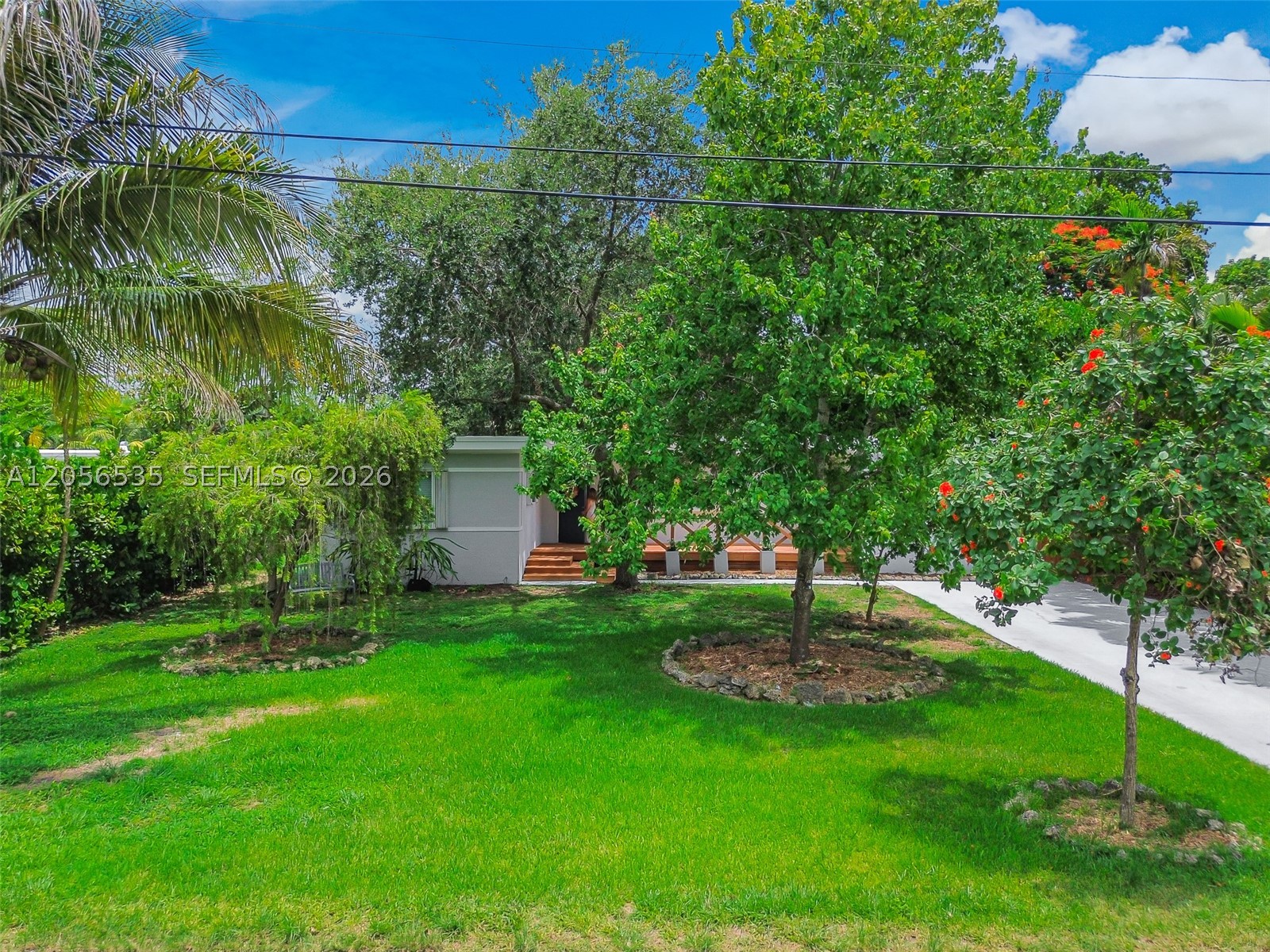 1012 NE 116th St, Biscayne Park FL 33161