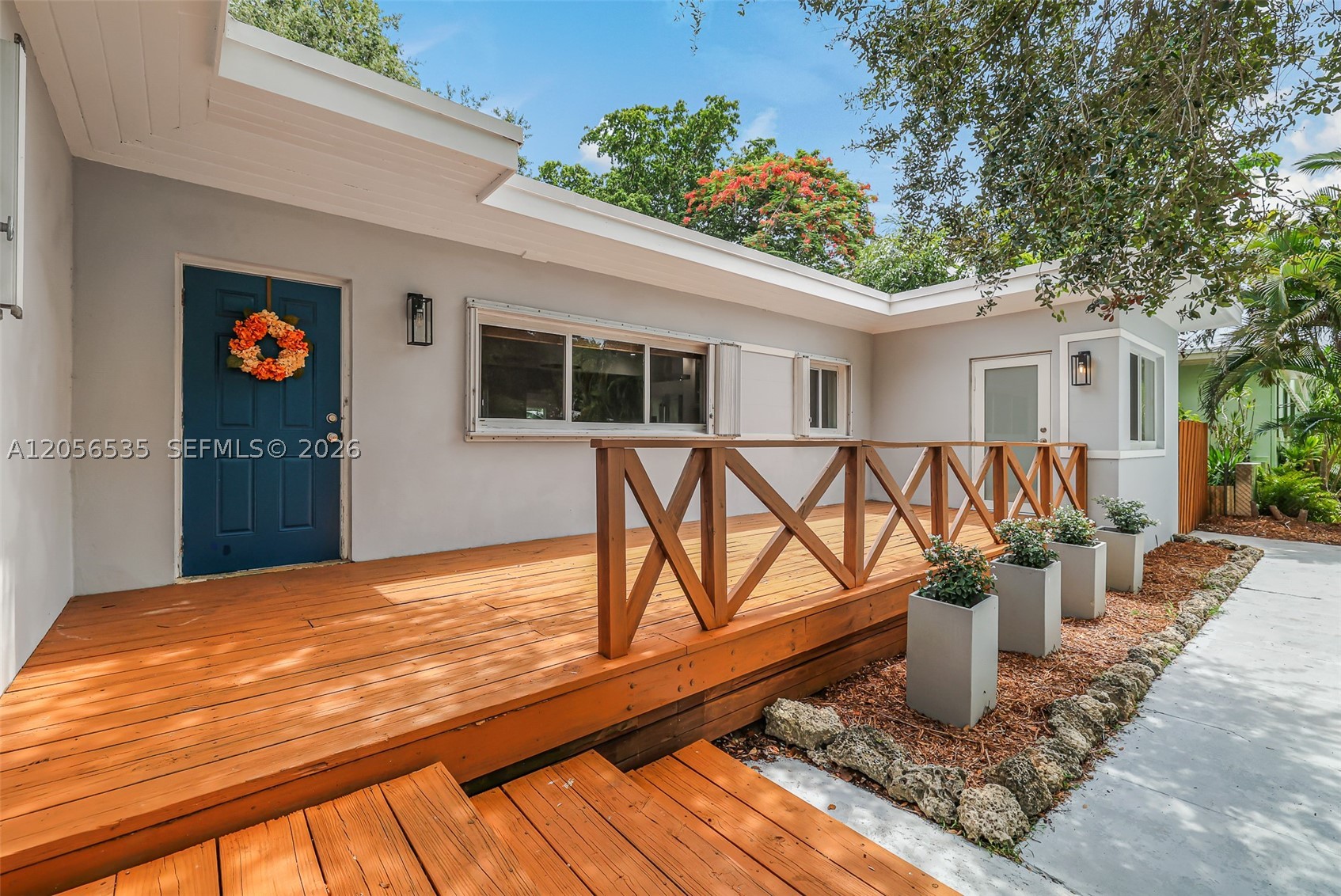 1012 NE 116th St, Biscayne Park FL 33161