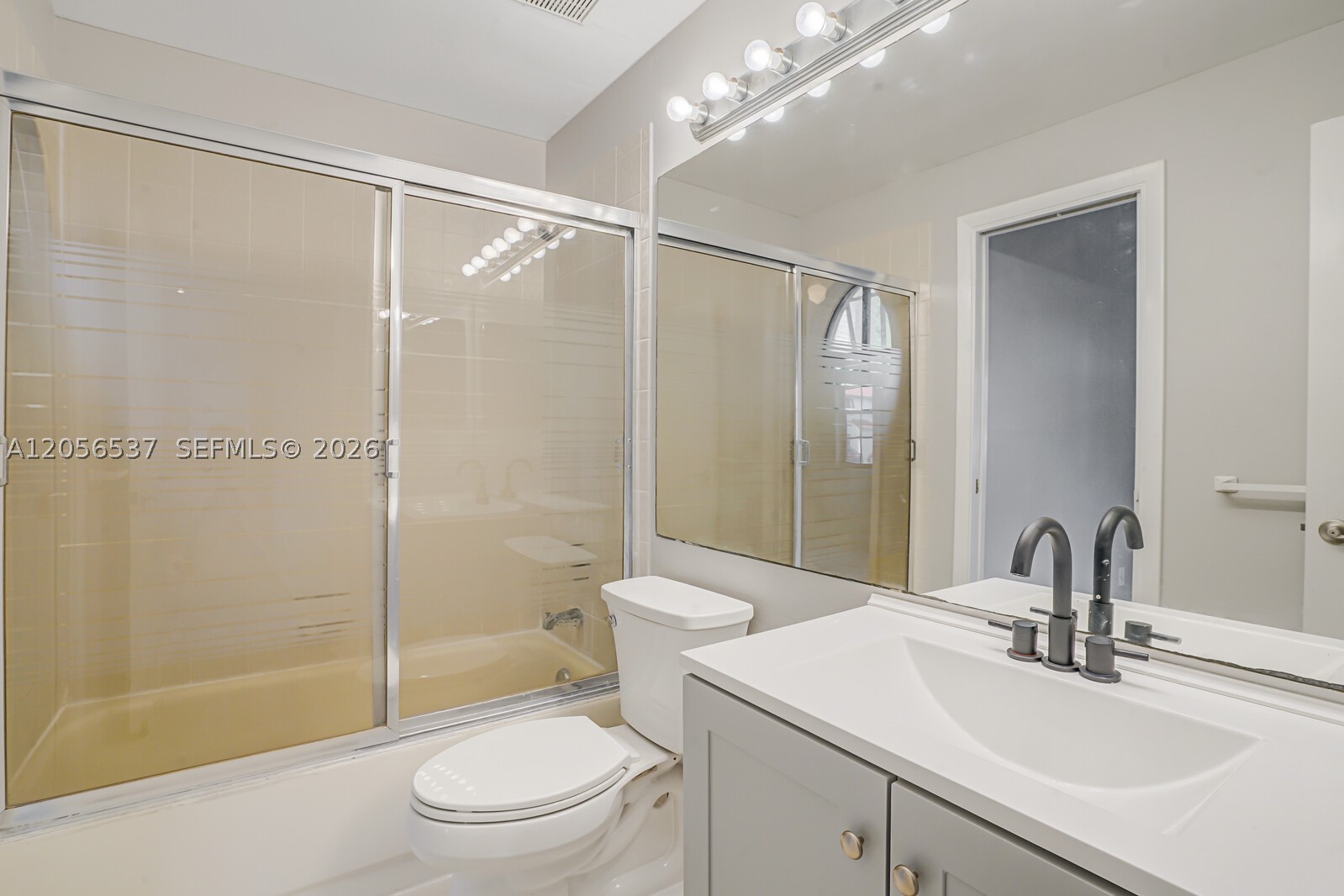 401 SW 158th Ter #105, Pembroke Pines FL 33027