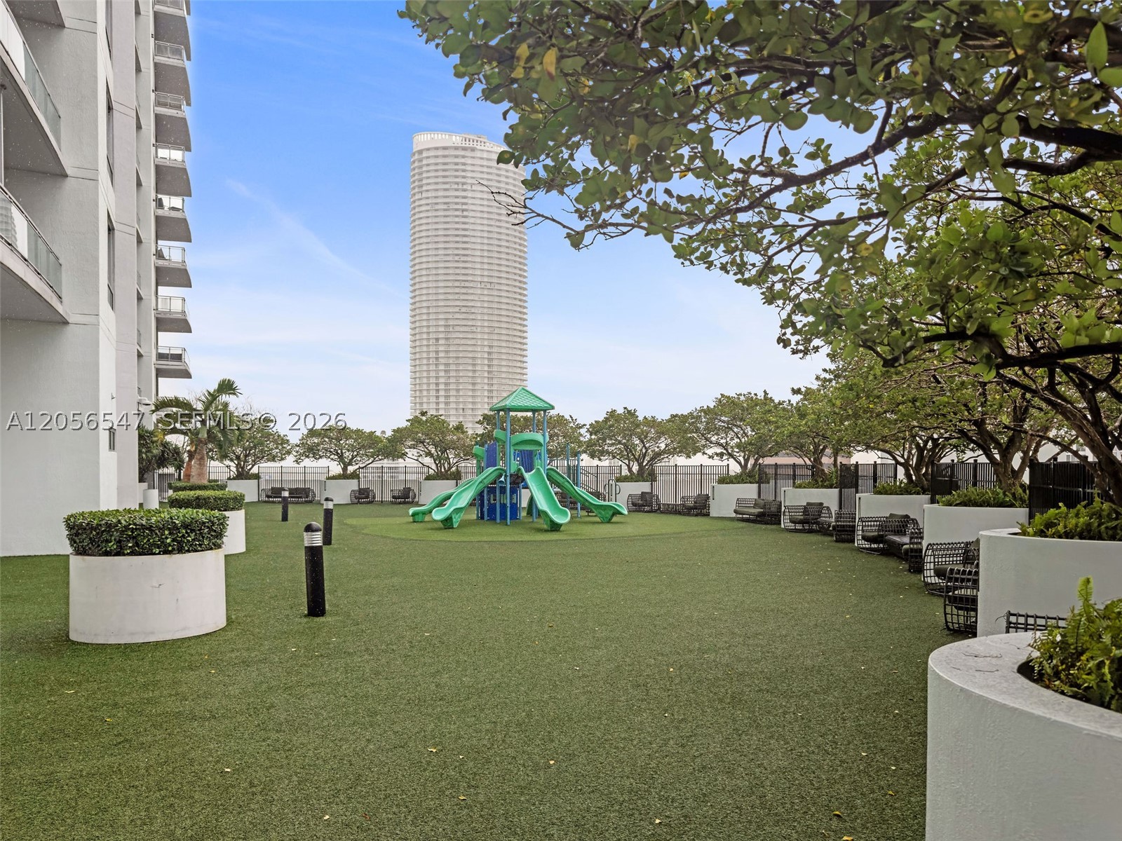 90 SW 3rd St #1608, Miami FL 33130