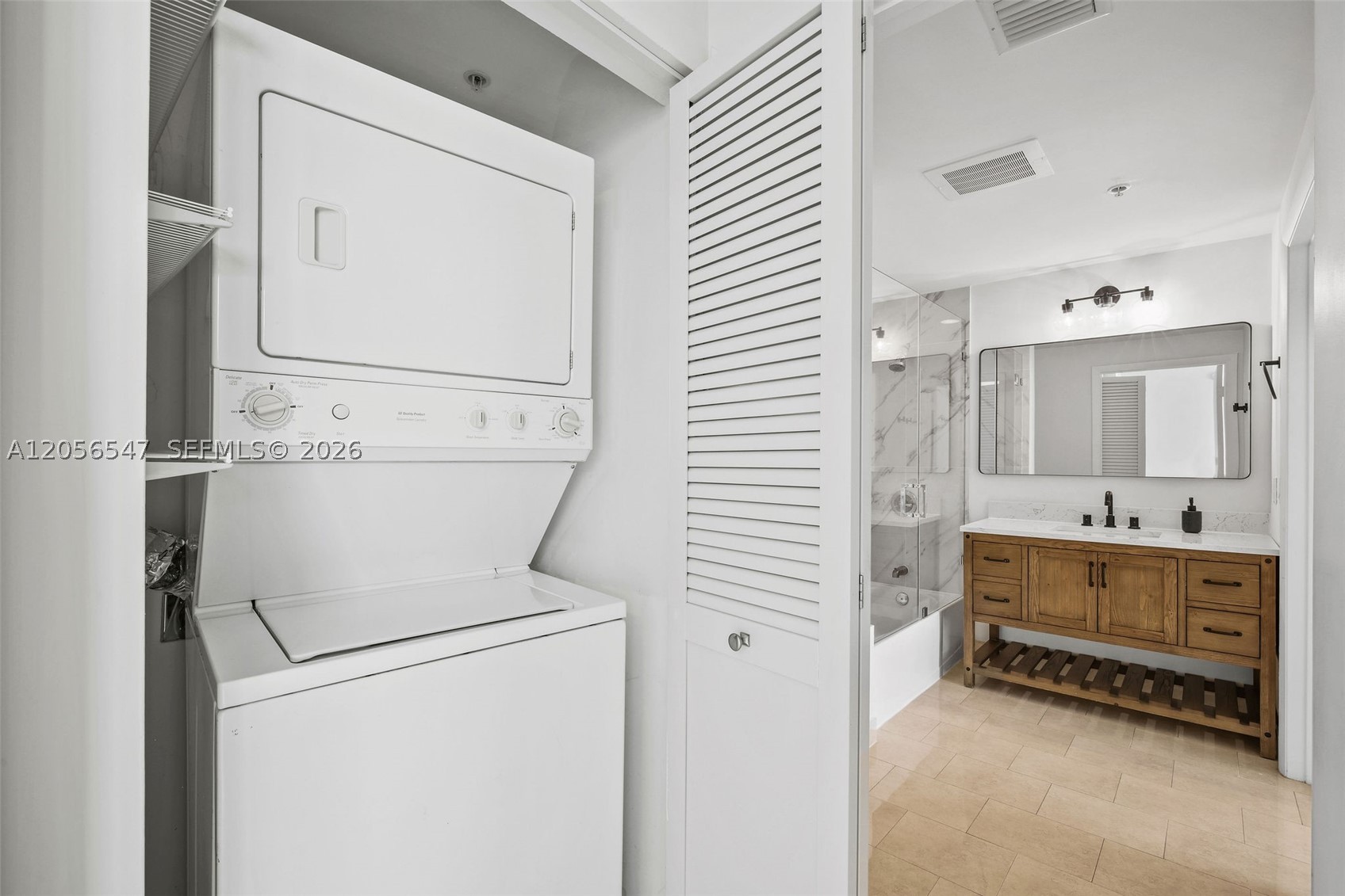 90 SW 3rd St #1608, Miami FL 33130