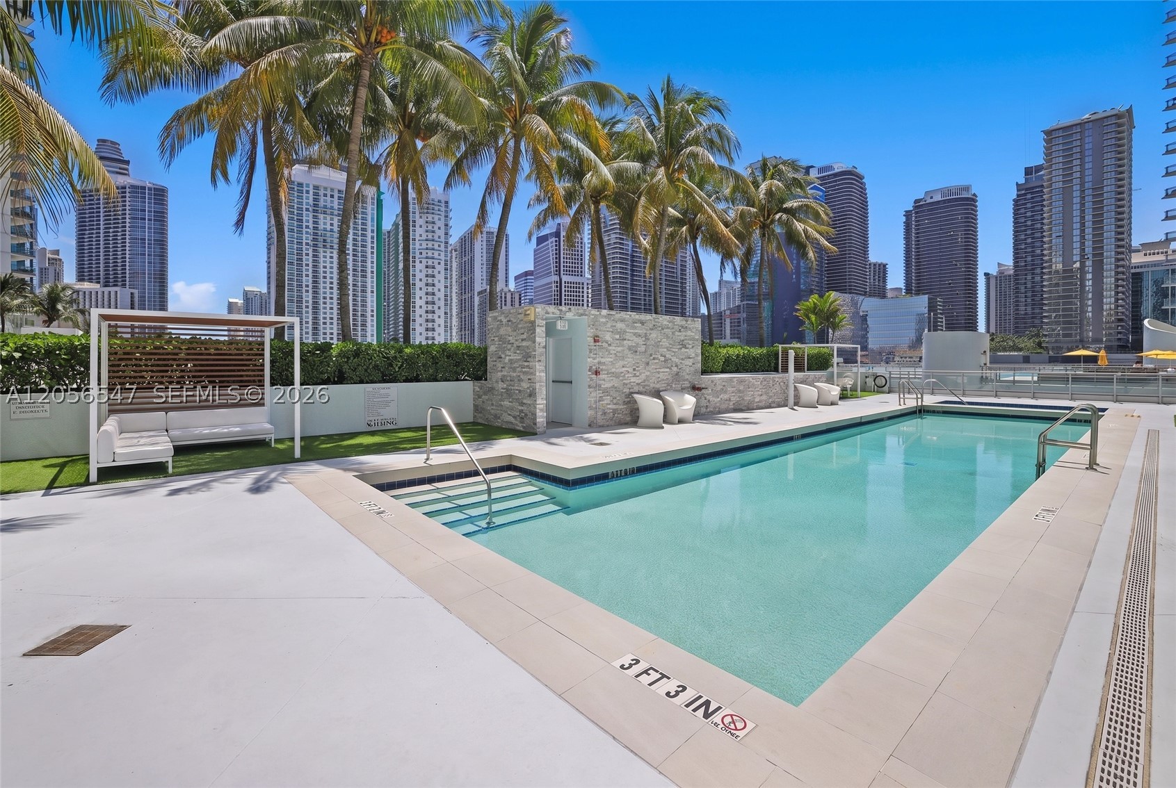 90 SW 3rd St #1608, Miami FL 33130
