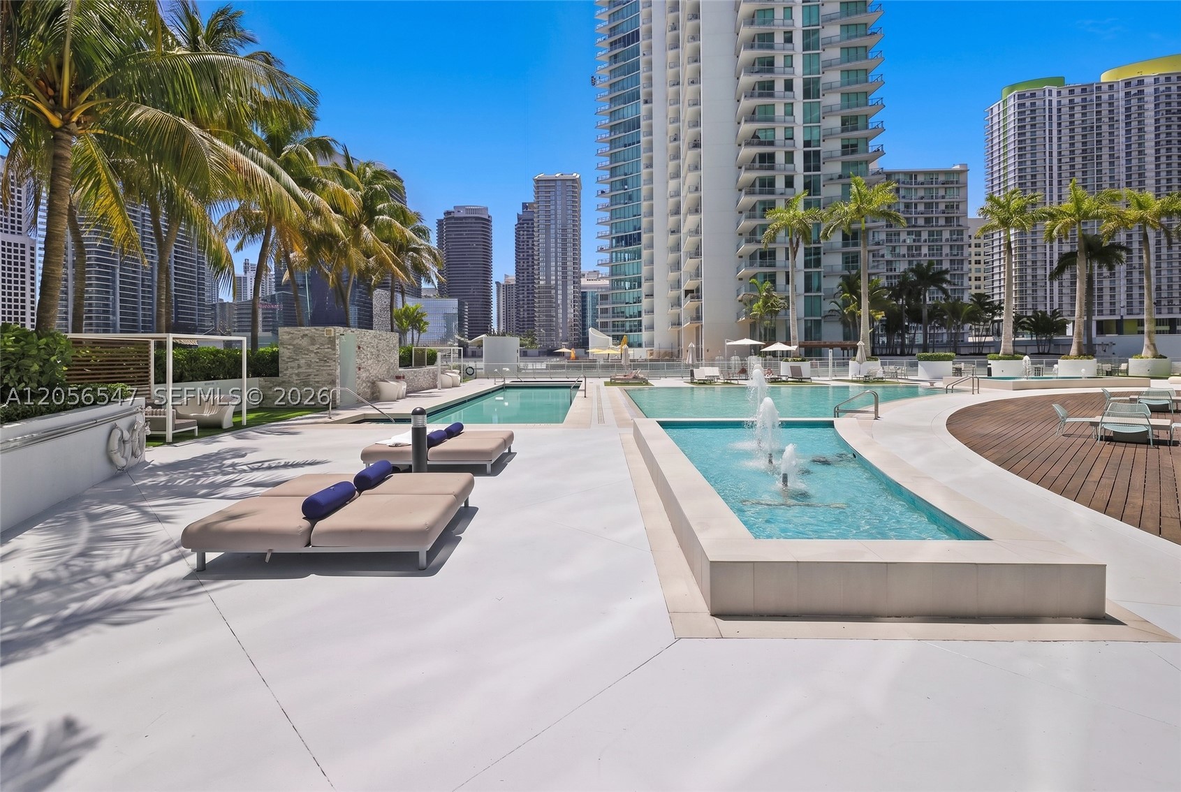 90 SW 3rd St #1608, Miami FL 33130