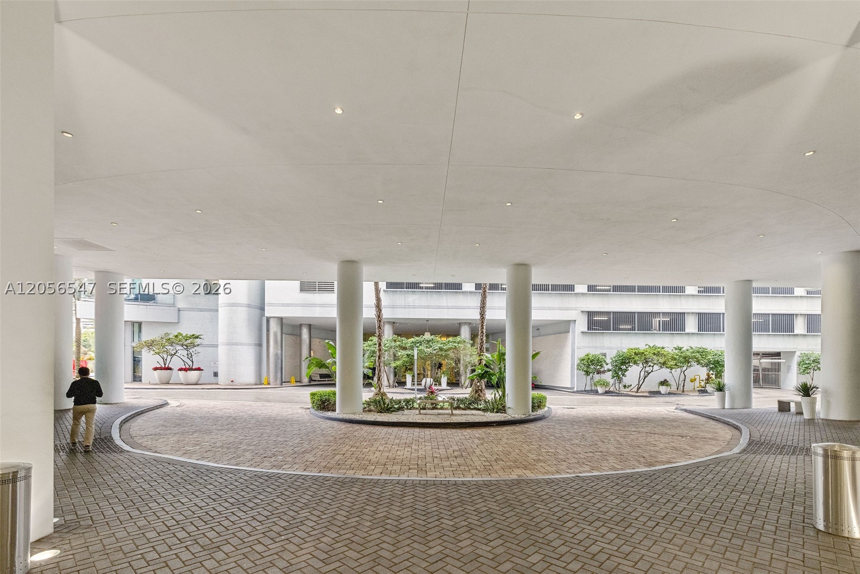 90 SW 3rd St #1608, Miami FL 33130