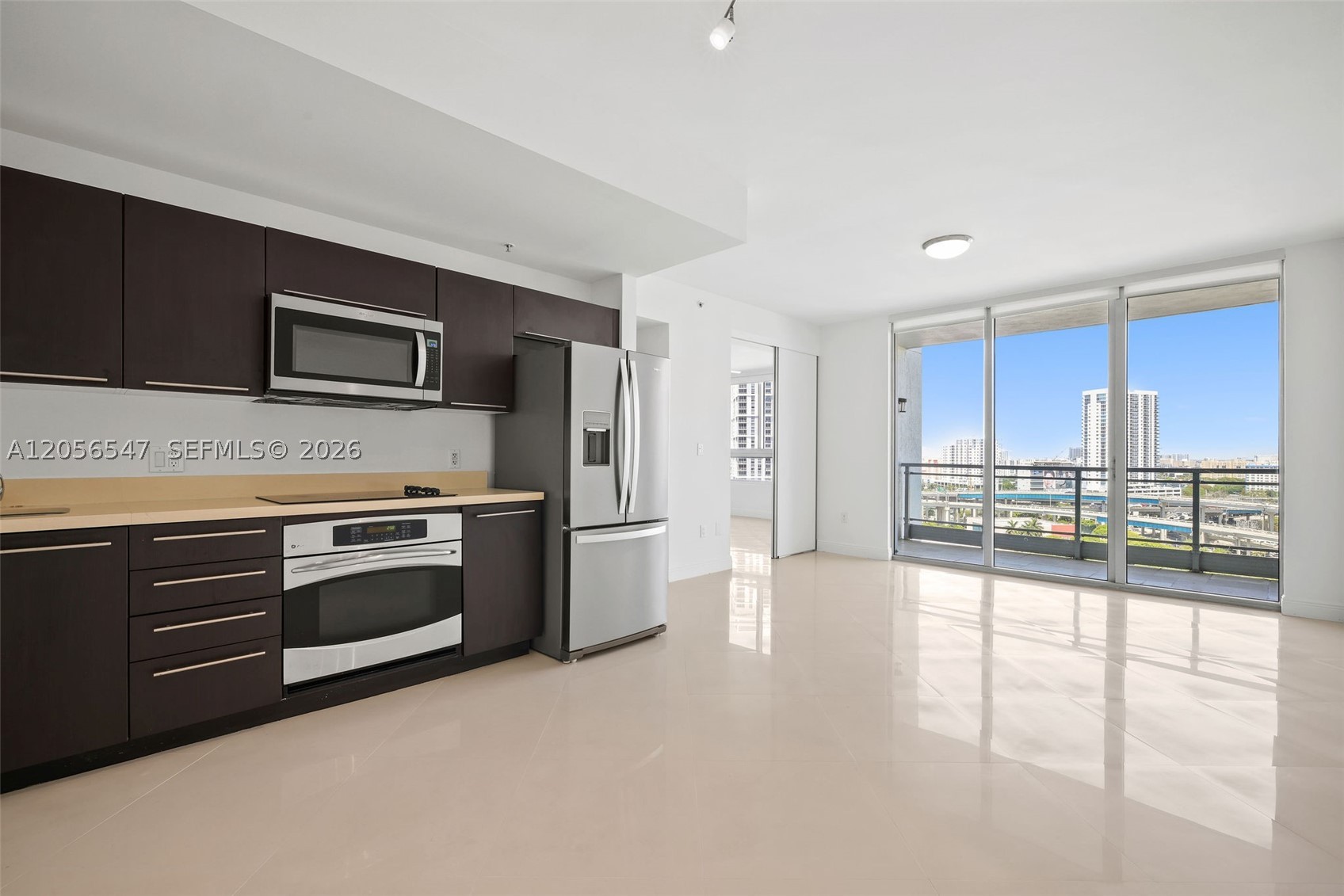 90 SW 3rd St #1608, Miami FL 33130