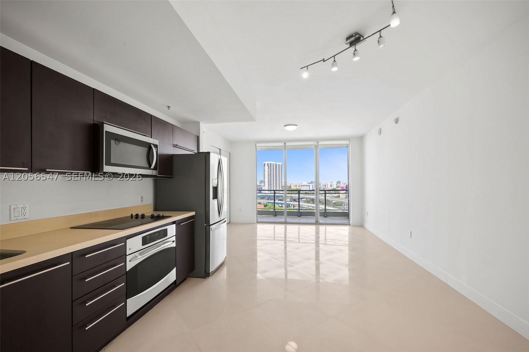 90 SW 3rd St #1608, Miami FL 33130