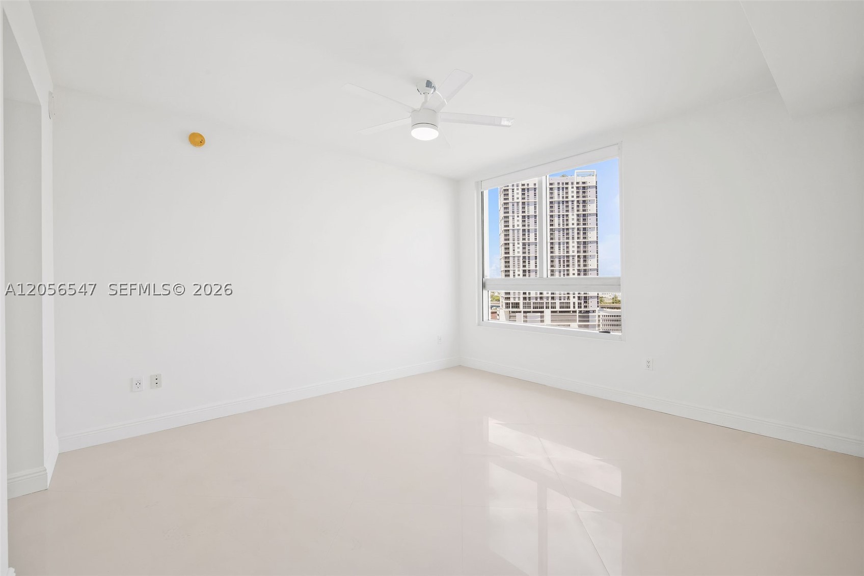 90 SW 3rd St #1608, Miami FL 33130