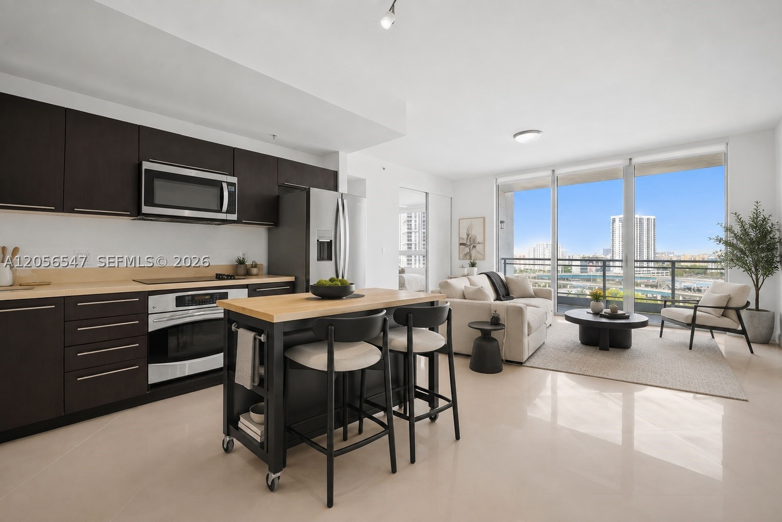 90 SW 3rd St #1608, Miami FL 33130