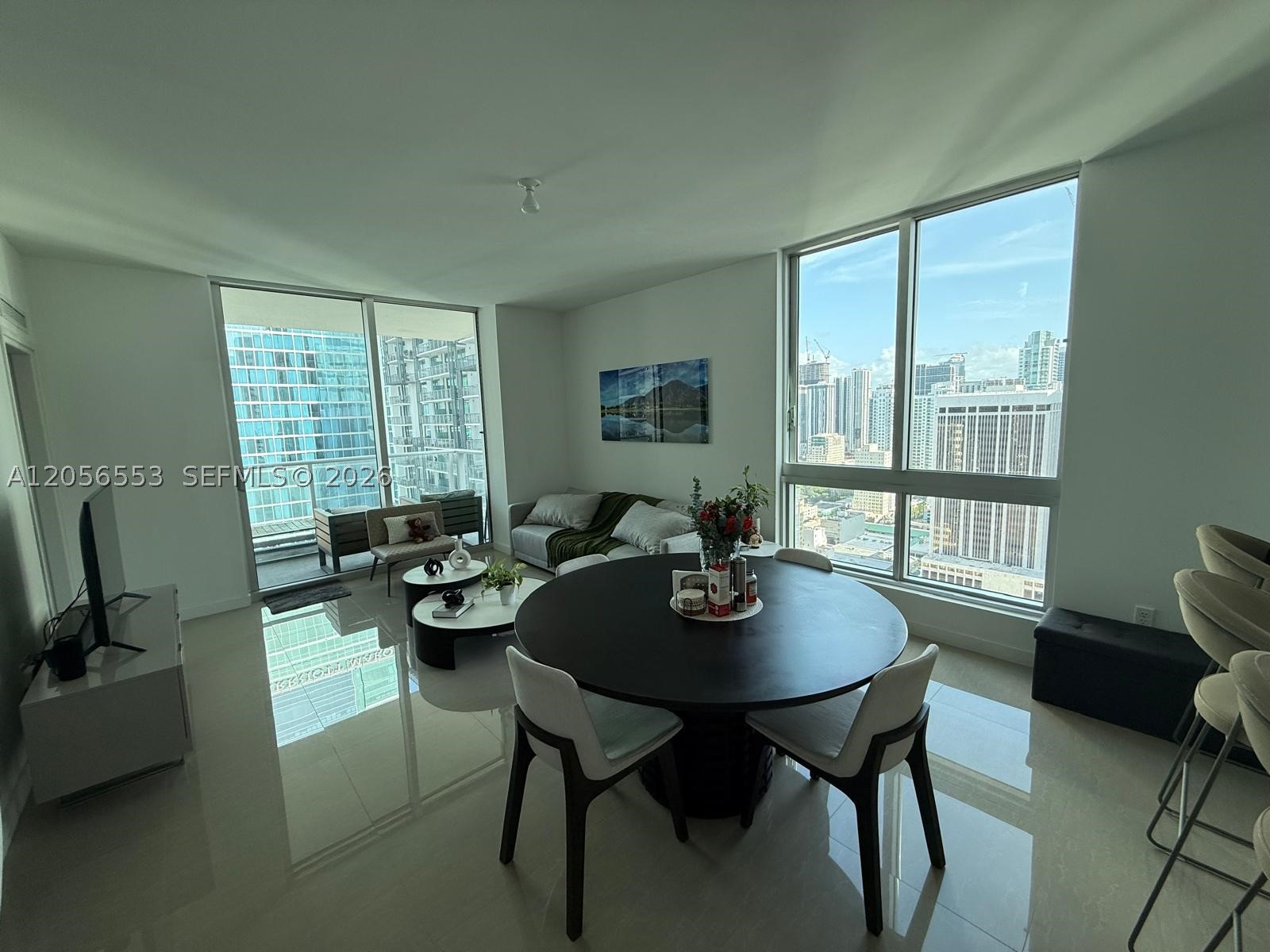 300 S Biscayne Blvd #T-3301, Miami FL 33131