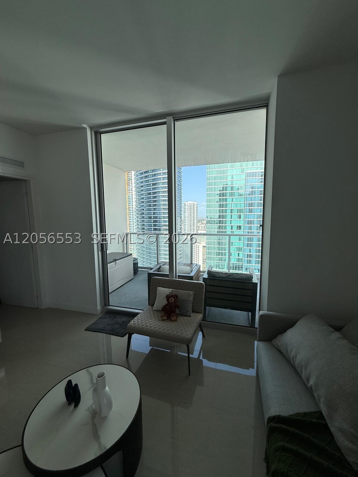 300 S Biscayne Blvd #T-3301, Miami FL 33131