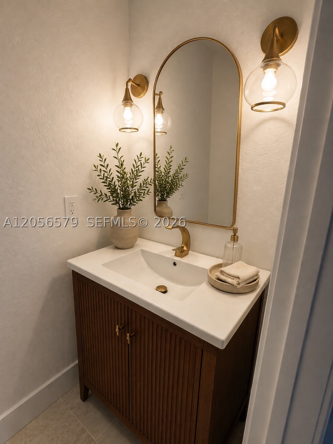 1213 Aguila Ave, Coral Gables FL 33134