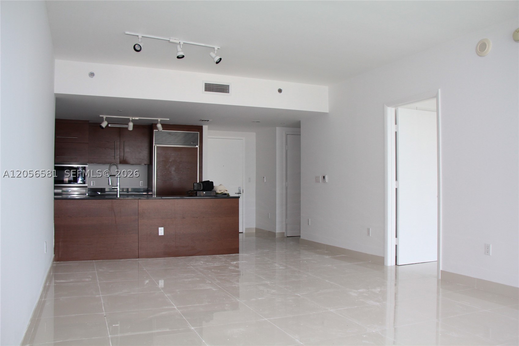 465 BRICKELL AV #3006, Miami FL 33131