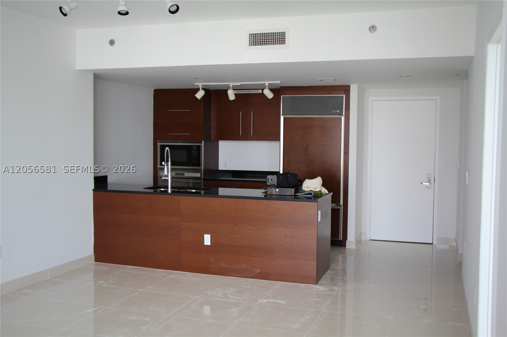 465 BRICKELL AV #3006, Miami FL 33131
