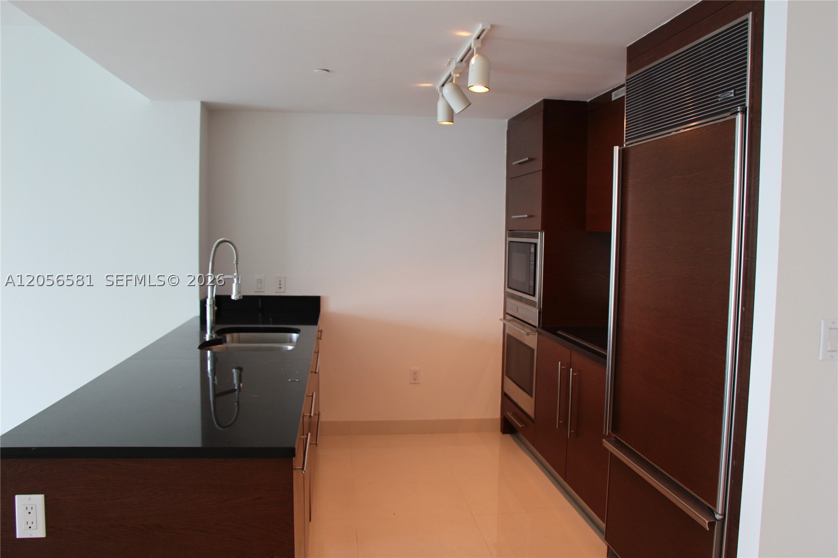 465 BRICKELL AV #3006, Miami FL 33131