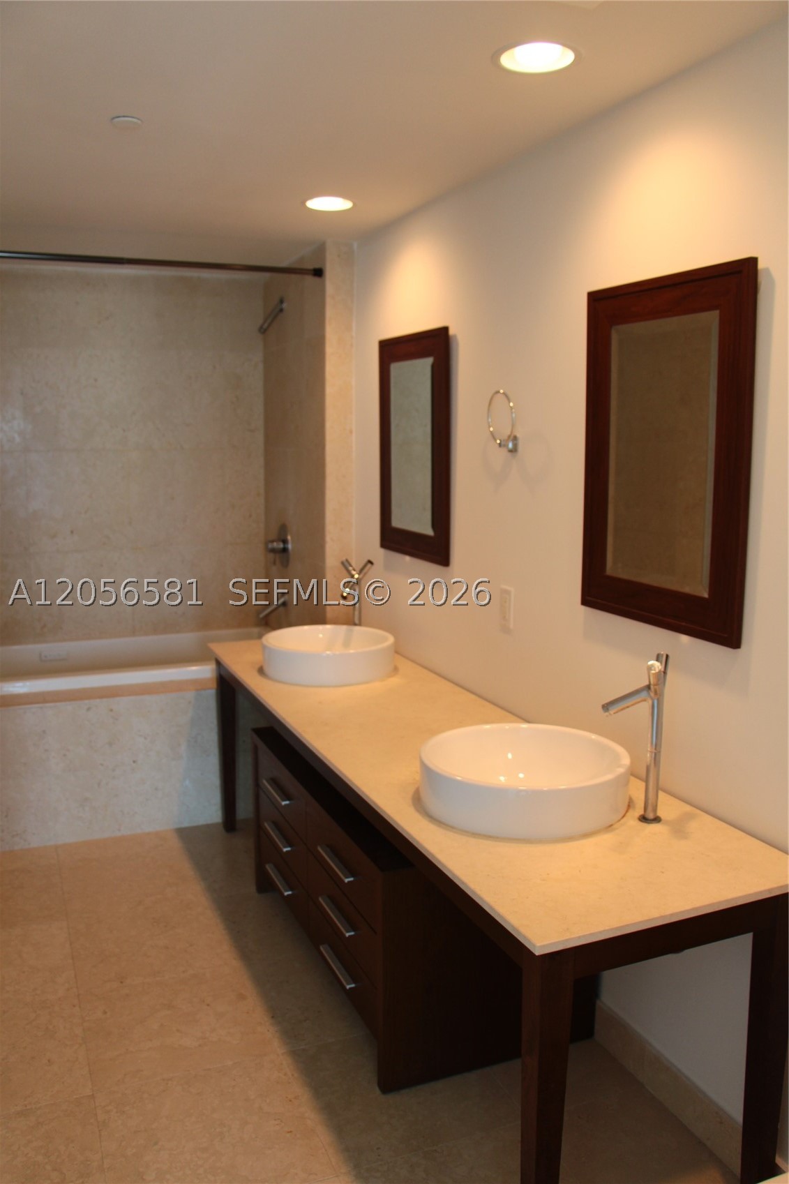 465 BRICKELL AV #3006, Miami FL 33131