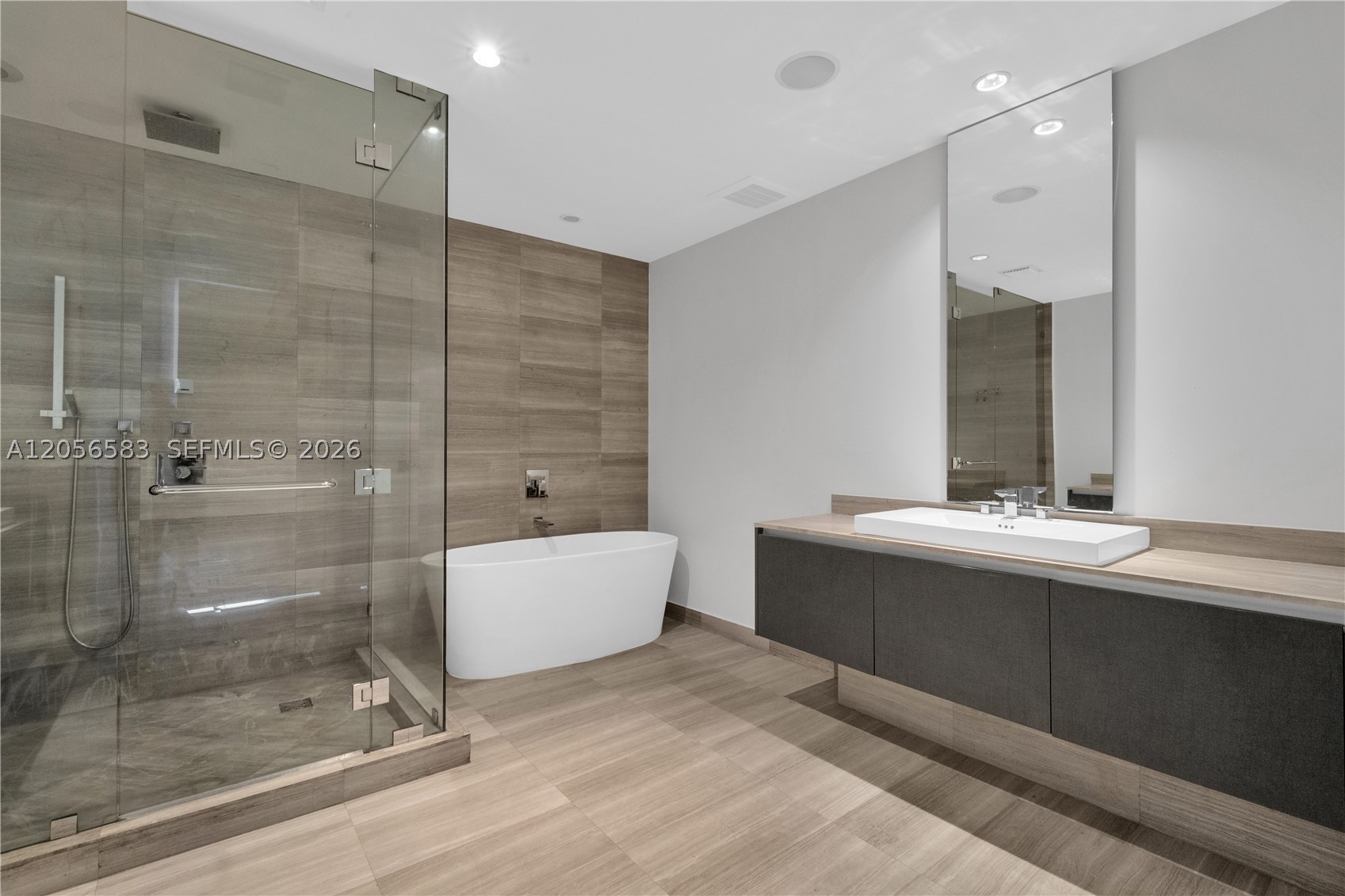 3300 NE 188 St. #611, Aventura FL 33180