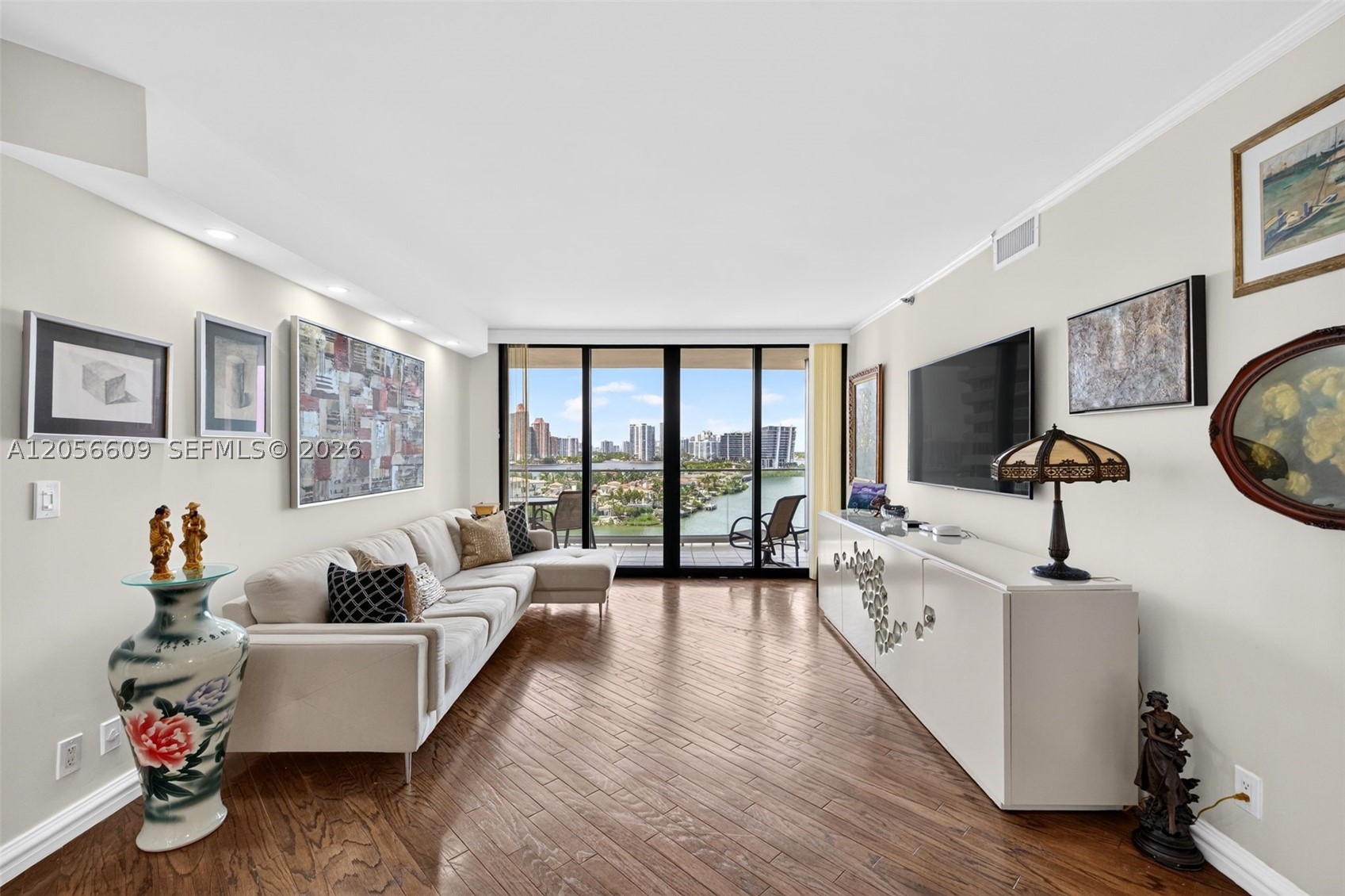 2800 Island Blvd #1005, Aventura FL 33160