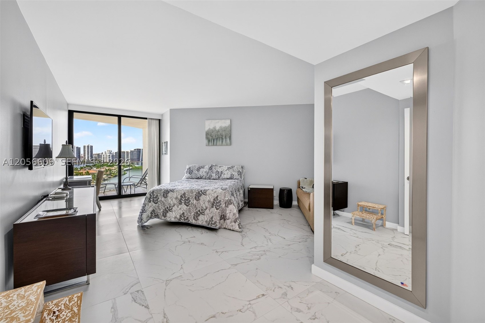 2800 Island Blvd #1005, Aventura FL 33160